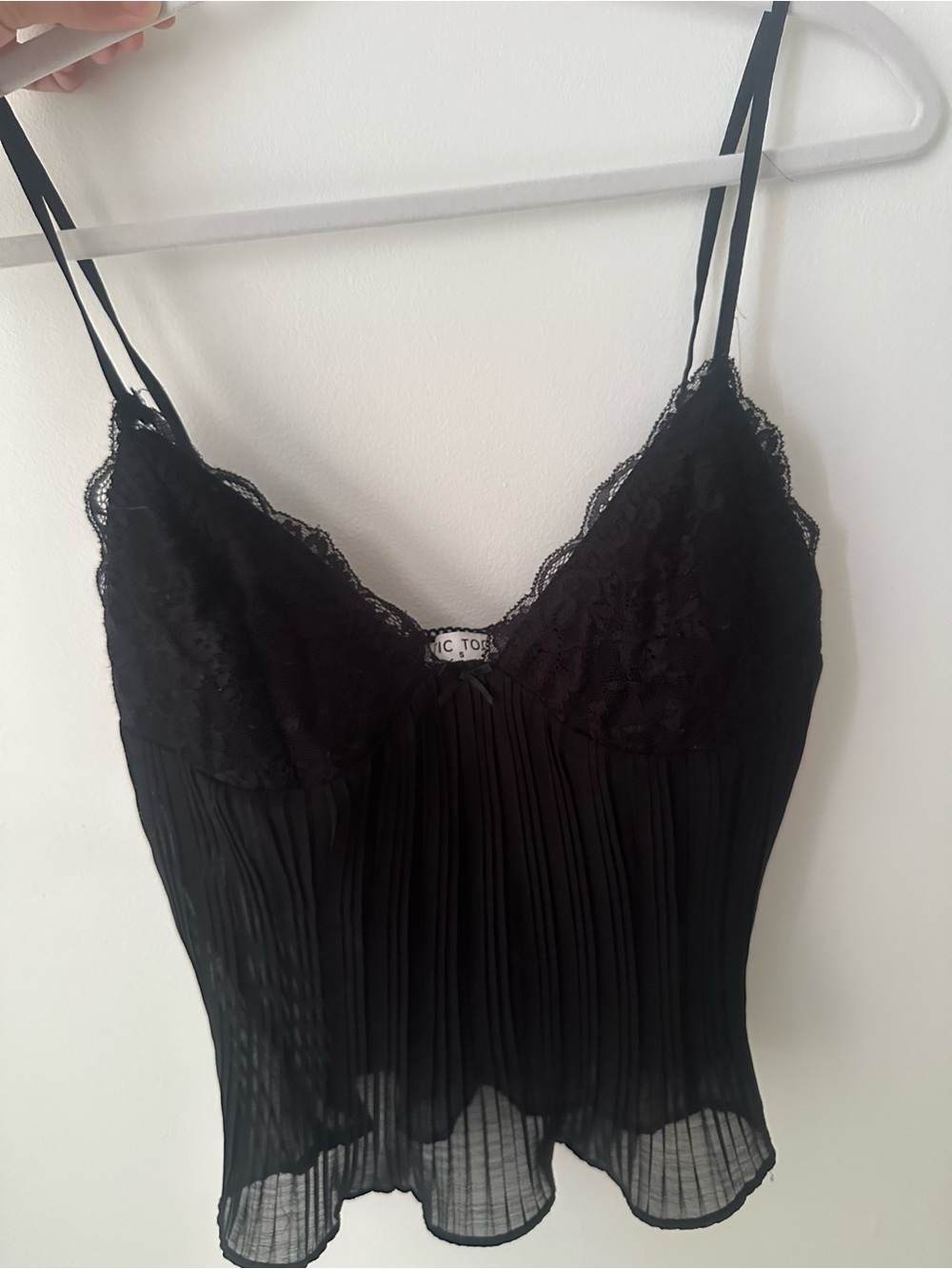 Lace-Trim Plissé Cami Top - Black